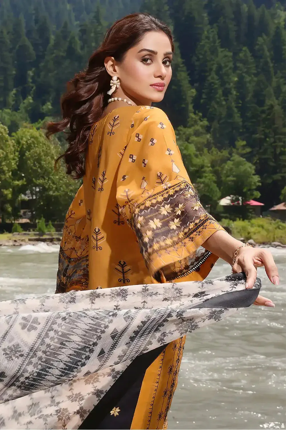 3PC Embroidered Unstitched Lawn Suit KOE-2167