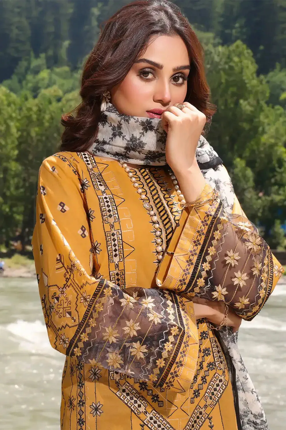 3PC Embroidered Unstitched Lawn Suit KOE-2167