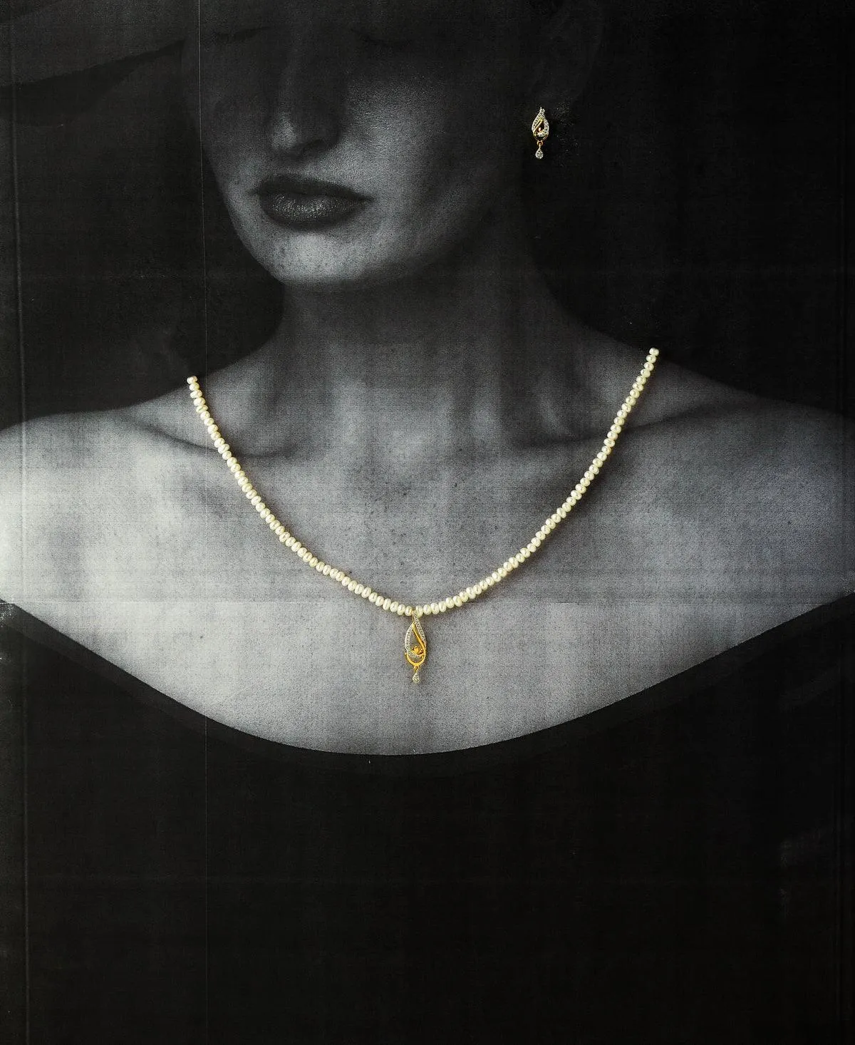 Elegant Pearl Necklace Set
