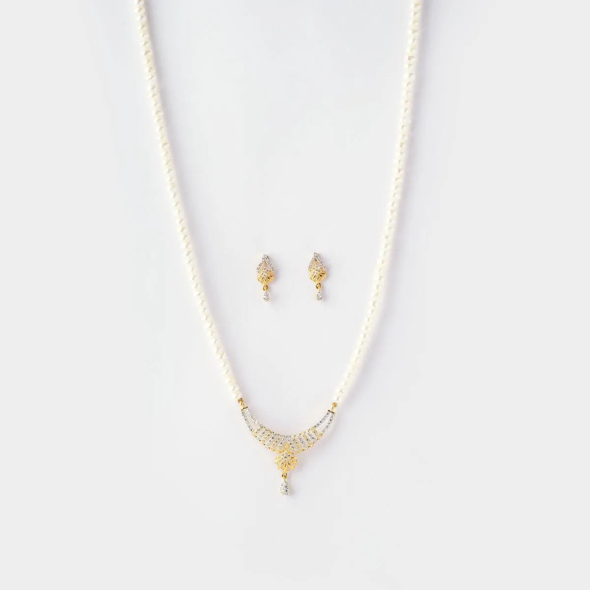 Elegant Pearl Necklace Set