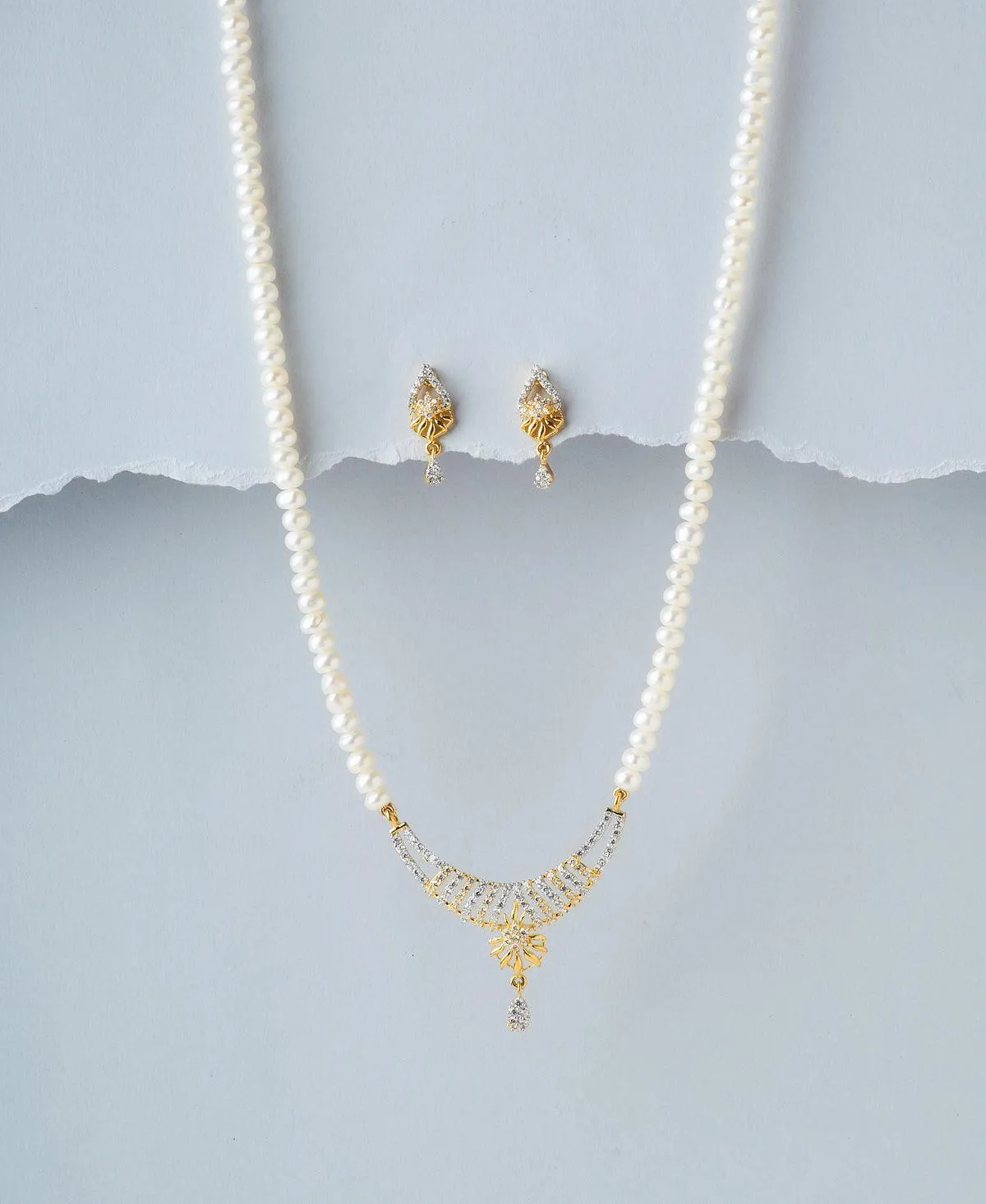 Elegant Pearl Necklace Set
