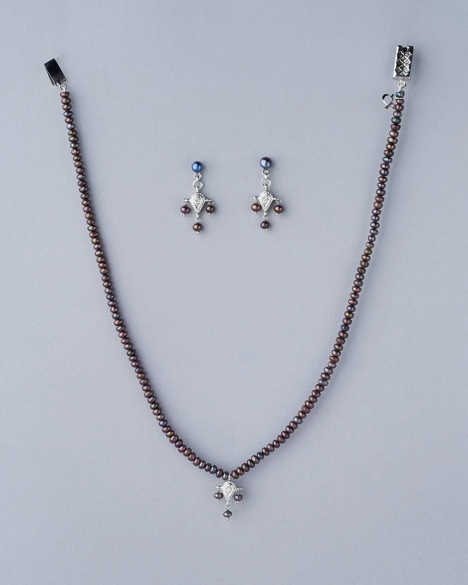 Elegant Pearl Necklace Set