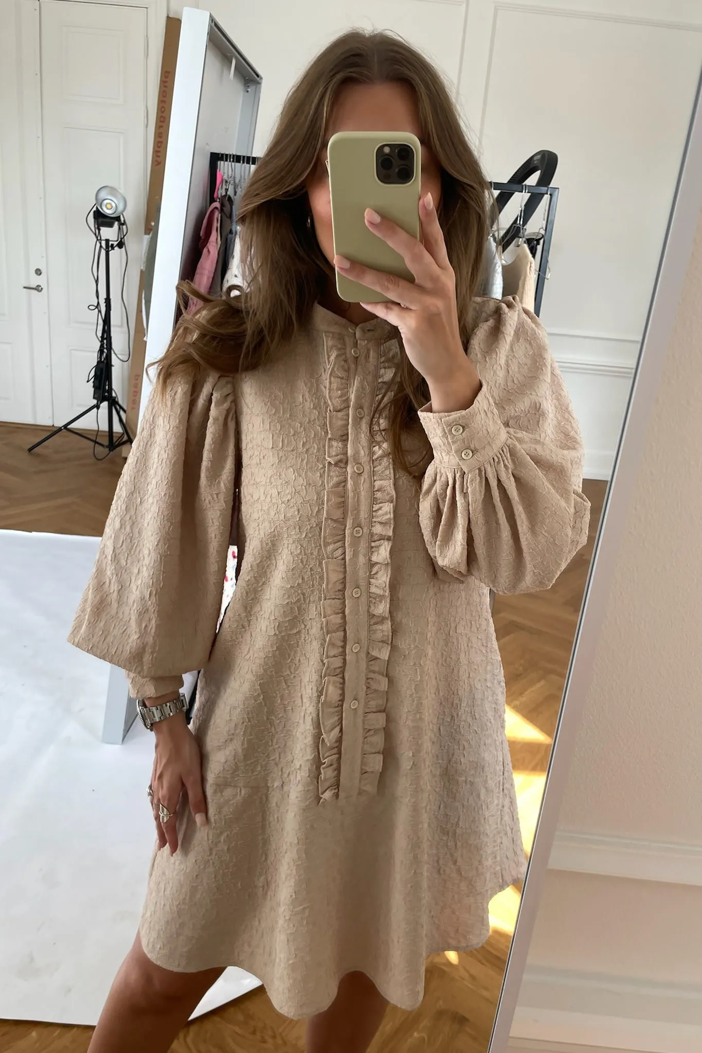 ElieIC Flæse Kjole - Lys Beige