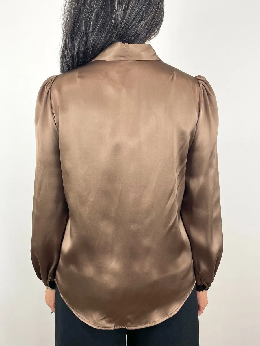 Frankie Blouse in Latte