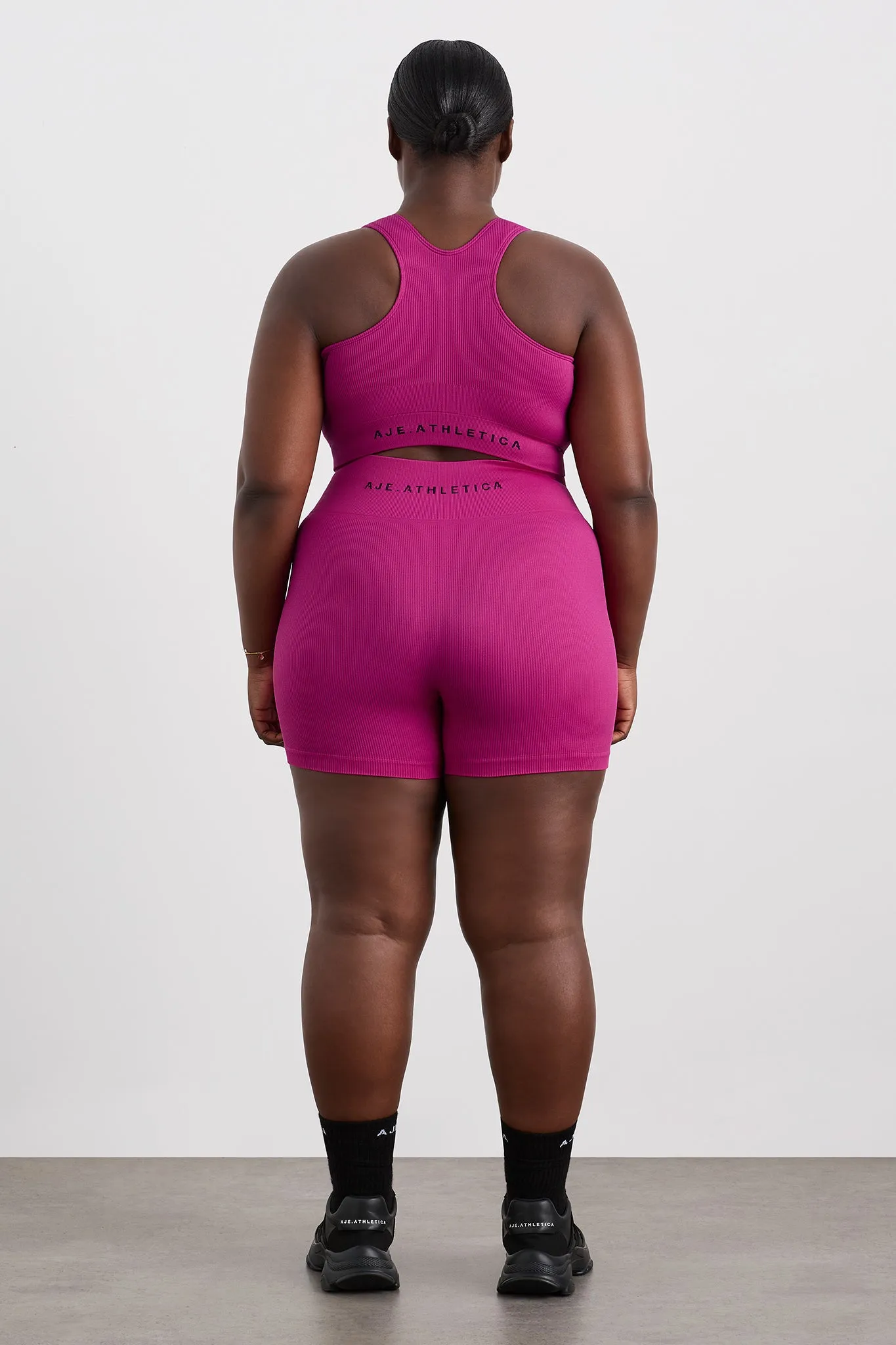 Seamless Crop 331
