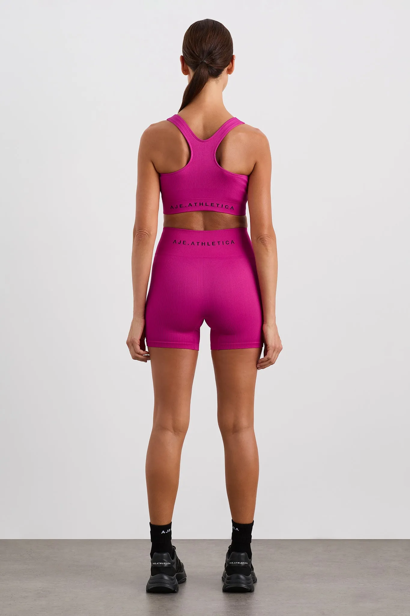 Seamless Crop 331