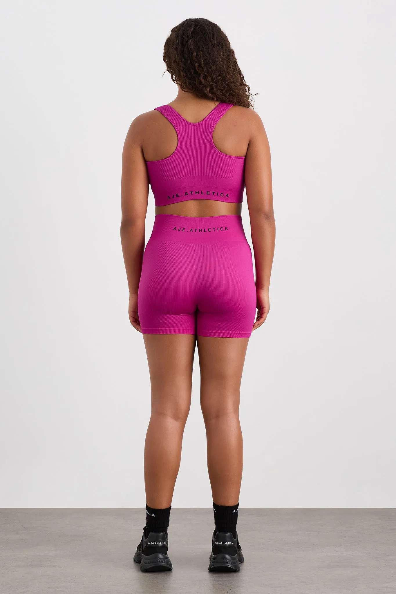 Seamless Crop 331